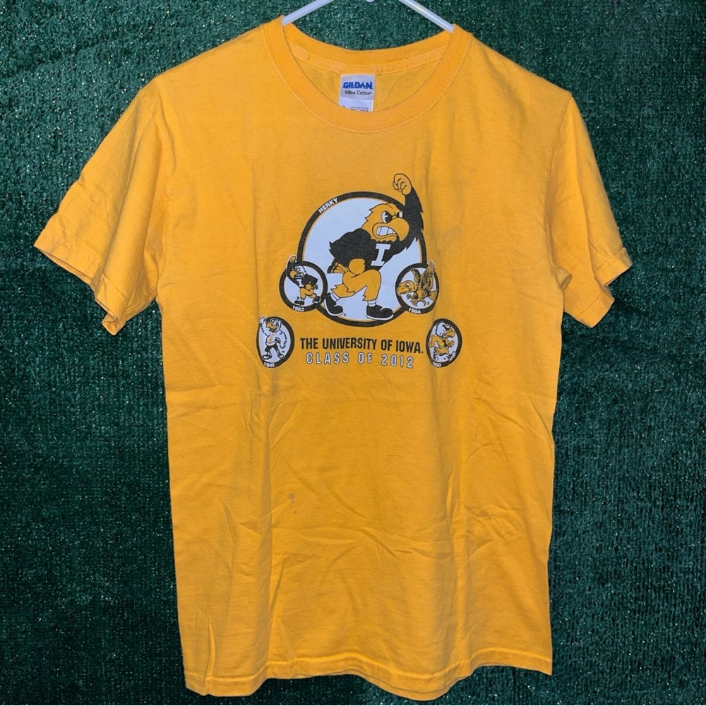 Iowa Hawkeyes Vintage Y2K Shirt S Gildan tag NCAA